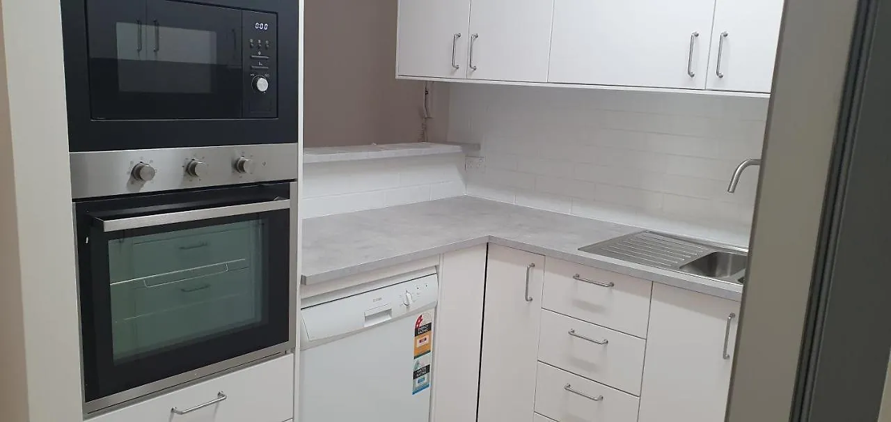 Beautiful, Inner City, Renovated Top Floor 2-Bedroom Apartment Canberra Australia